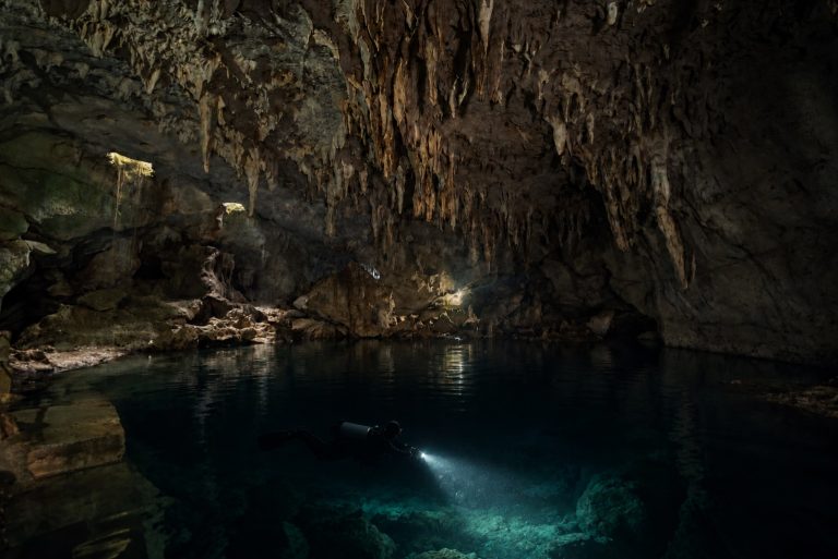Hinagdanan Cave